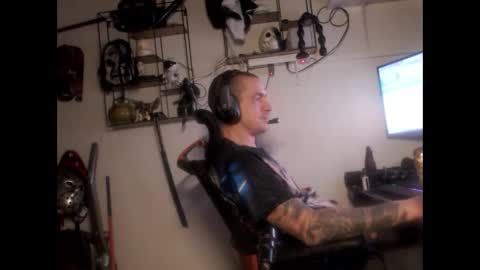 Snapshot of hotkinkytat chatting on January 29, 2025, 5:09 am hotkinkytat online show from January 29, 2025, 5:09 am