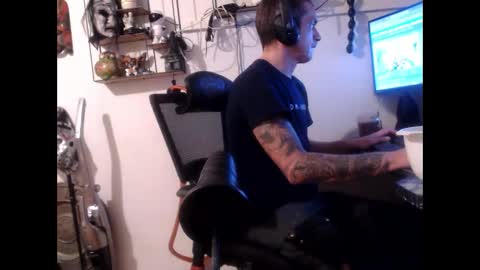 Snapshot of hotkinkytat chatting on March 10, 2025, 7:18 pm hotkinkytat online show from March 10, 2025, 7:18 pm