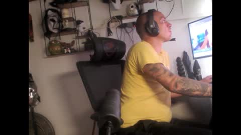 Snapshot of hotkinkytat chatting on September 29, 2025, 12:10 pm hotkinkytat online show from September 29, 2025, 12:10 pm