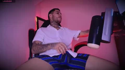 Snapshot of hotlatinox20cm chatting on January 7, 2026, 7:27 pm HoTLatinoX20CM online show from January 7, 2026, 7:27 pm