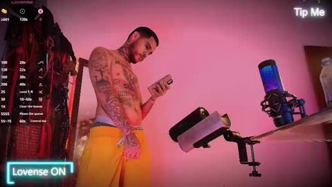 Snapshot of hotlatinox20cm chatting on February 14, 2026, 7:10 pm HoTLatinoX20CM online show from February 14, 2026, 7:10 pm