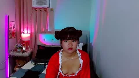 Layla online show from December 14, 2024, 1:38 pm