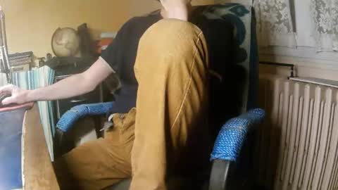 hotleopold online show from November 25, 2025, 10:21 pm