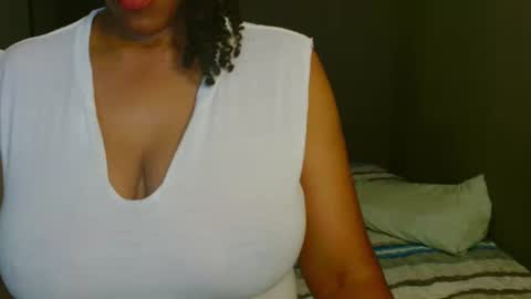 hotlilya online show from April 20, 2026, 4:32 pm