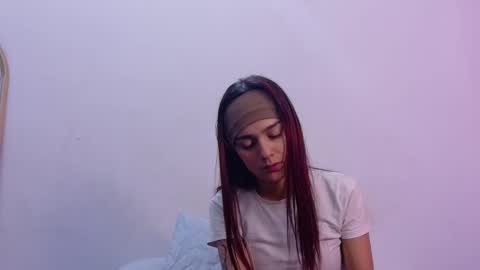 hotlittlechill online show from February 3, 2026, 7:52 pm