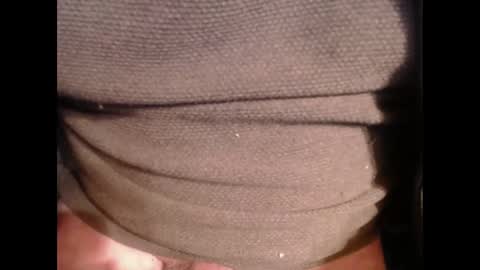 Snapshot of hotlux_54 chatting on December 27, 2024, 6:20 pm hotlux_54 online show from December 27, 2024, 6:20 pm