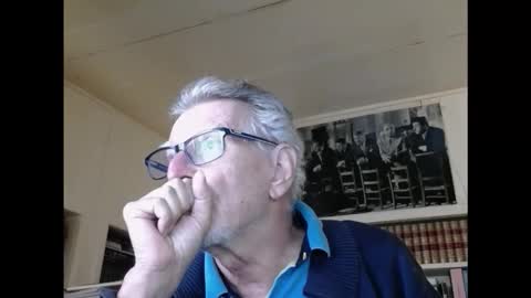 Snapshot of hotlux_54 chatting on October 12, 2025, 11:42 am hotlux_54 online show from October 12, 2025, 11:42 am