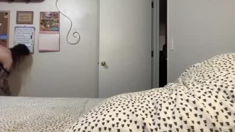 Annabelle online show from December 2, 2024, 2:53 am