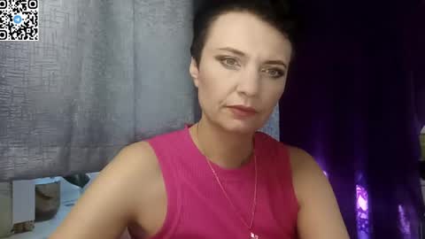 hotmamaqueen234 online show from April 27, 2026, 2:15 pm