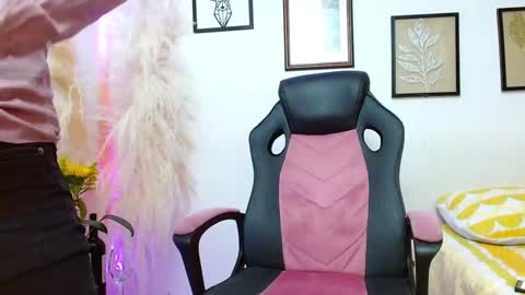 Snapshot of hotmathewv chatting on February 4, 2025, 9:52 pm mathew online show from February 4, 2025, 9:52 pm