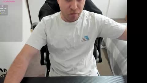 Snapshot of hotmelbguy20 chatting on October 2, 2025, 7:04 am Cum and play X online show from October 2, 2025, 7:04 am