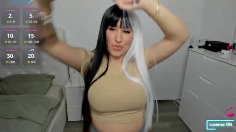 Snapshot of hotmorenaxxx chatting on February 4, 2026, 1:06 pm hotmorenaxxx online show from February 4, 2026, 1:06 pm