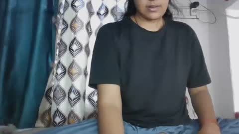 lola online show from October 27, 2025, 6:28 am