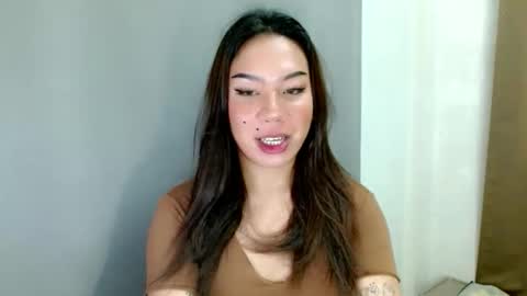 jelaigrande  online show from November 19, 2025, 12:10 am