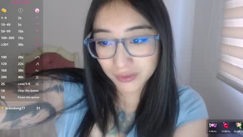 Snapshot of hottbee1 chatting on December 22, 2024, 12:16 pm AMY online show from December 22, 2024, 12:16 pm