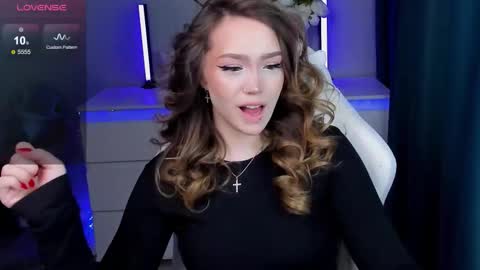 hello Im Eva online show from November 22, 2025, 11:31 am