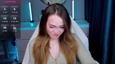 hello Im Eva online show from December 5, 2025, 2:03 pm