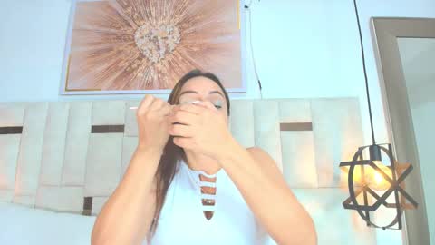 Snapshot of hottest_mature__ chatting on October 19, 2025, 12:44 am Natalie  online show from October 19, 2025, 12:44 am