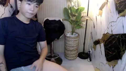 hottestloues online show from June 8, 2026, 12:58 am