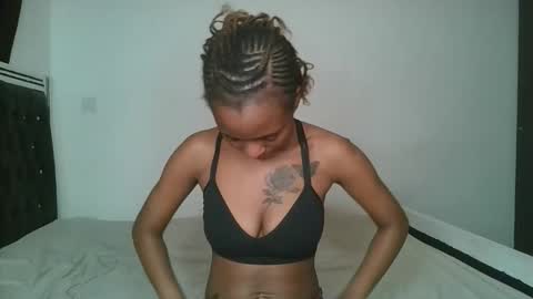 hottie_mistie online show from April 15, 2026, 9:15 pm