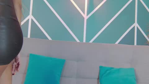 Snapshot of hottie_veronica chatting on September 30, 2025, 12:43 pm Veronica independent model online show from September 30, 2025, 12:43 pm