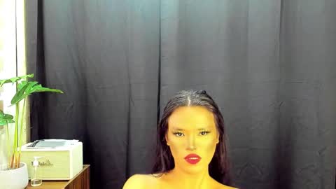 Maxine online show from November 27, 2025, 5:20 am