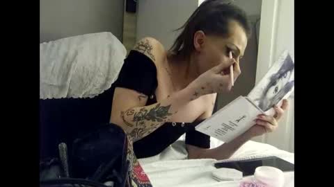 Snapshot of hottiefrmhell97 chatting on March 2, 2026, 5:52 am Lucky online show from March 2, 2026, 5:52 am