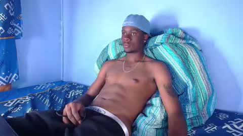 independent Model online show from October 15, 2025, 10:10 pm