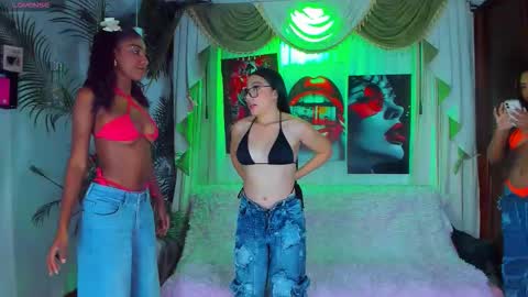 hotties_kittens18 online show from March 19, 2026, 8:57 pm