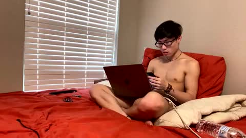 hottiewithabody101 online show from April 15, 2026, 7:58 pm