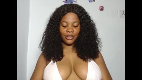 hotty_lora889 online show from September 9, 2025, 10:37 am