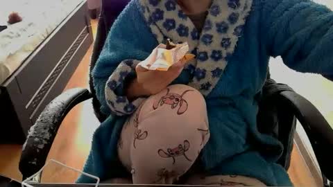 Mary online show from April 14, 2026, 12:33 pm