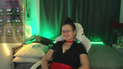 Anna online show from December 17, 2025, 3:45 am