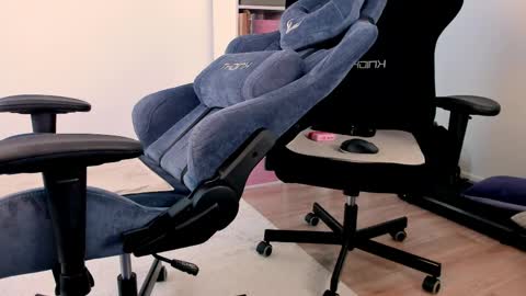 Nessie and Jessie online show from April 3, 2026, 9:18 am