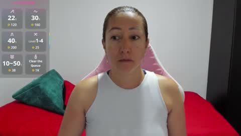 hottychrystal online show from March 18, 2026, 12:08 pm