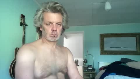 howlingatnothing online show from October 1, 2025, 8:48 pm