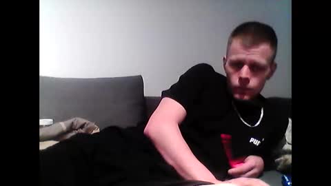 hubikush22 online show from February 1, 2025, 5:37 pm