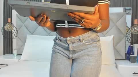 Snapshot of huddah_cam chatting on September 24, 2025, 11:13 am huddah online show from September 24, 2025, 11:13 am