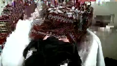 Snapshot of hug_me chatting on January 9, 2026, 12:30 pm Keanu online show from January 9, 2026, 12:30 pm