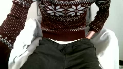 Snapshot of hug_me chatting on February 1, 2026, 11:42 am Keanu online show from February 1, 2026, 11:42 am