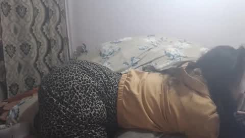 hugeassdevil online show from November 11, 2025, 8:36 am