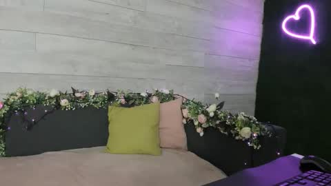 Erin online show from January 9, 2025, 4:19 am