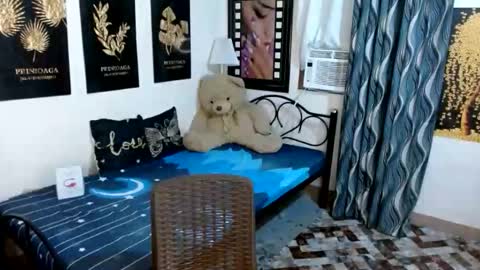 hugecockgoddessx online show from January 9, 2026, 7:04 pm