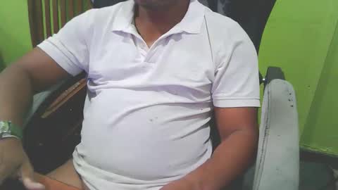 hugedguy2023 online show from March 22, 2026, 9:18 pm