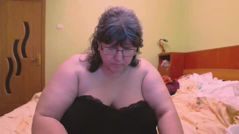 HugeTitsXXX online show from February 16, 2025, 11:59 pm