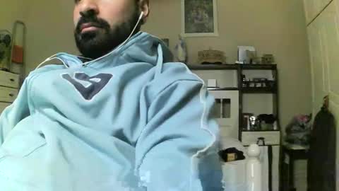 hugeveiny online show from November 27, 2025, 5:48 pm