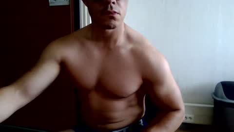 Snapshot of hughjaegg chatting on June 10, 2026, 12:04 pm hughjaegg online show from June 10, 2026, 12:04 pm