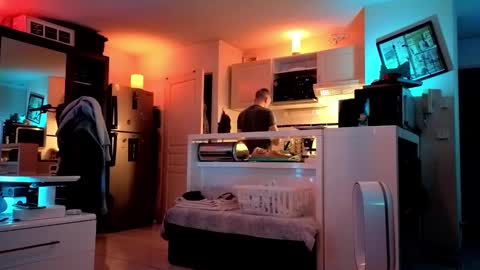 Hugo online show from January 6, 2025, 8:39 pm