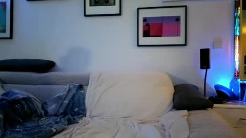 Hugo online show from November 23, 2025, 3:34 pm