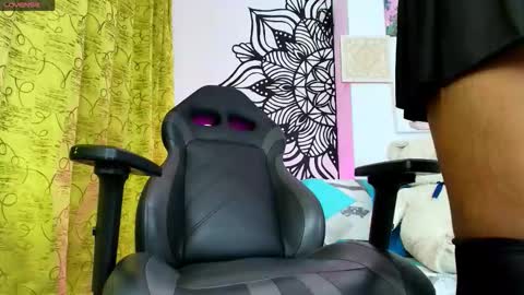 Snapshot of huila97 chatting on October 9, 2025, 11:25 pm elecktra12 online show from October 9, 2025, 11:25 pm